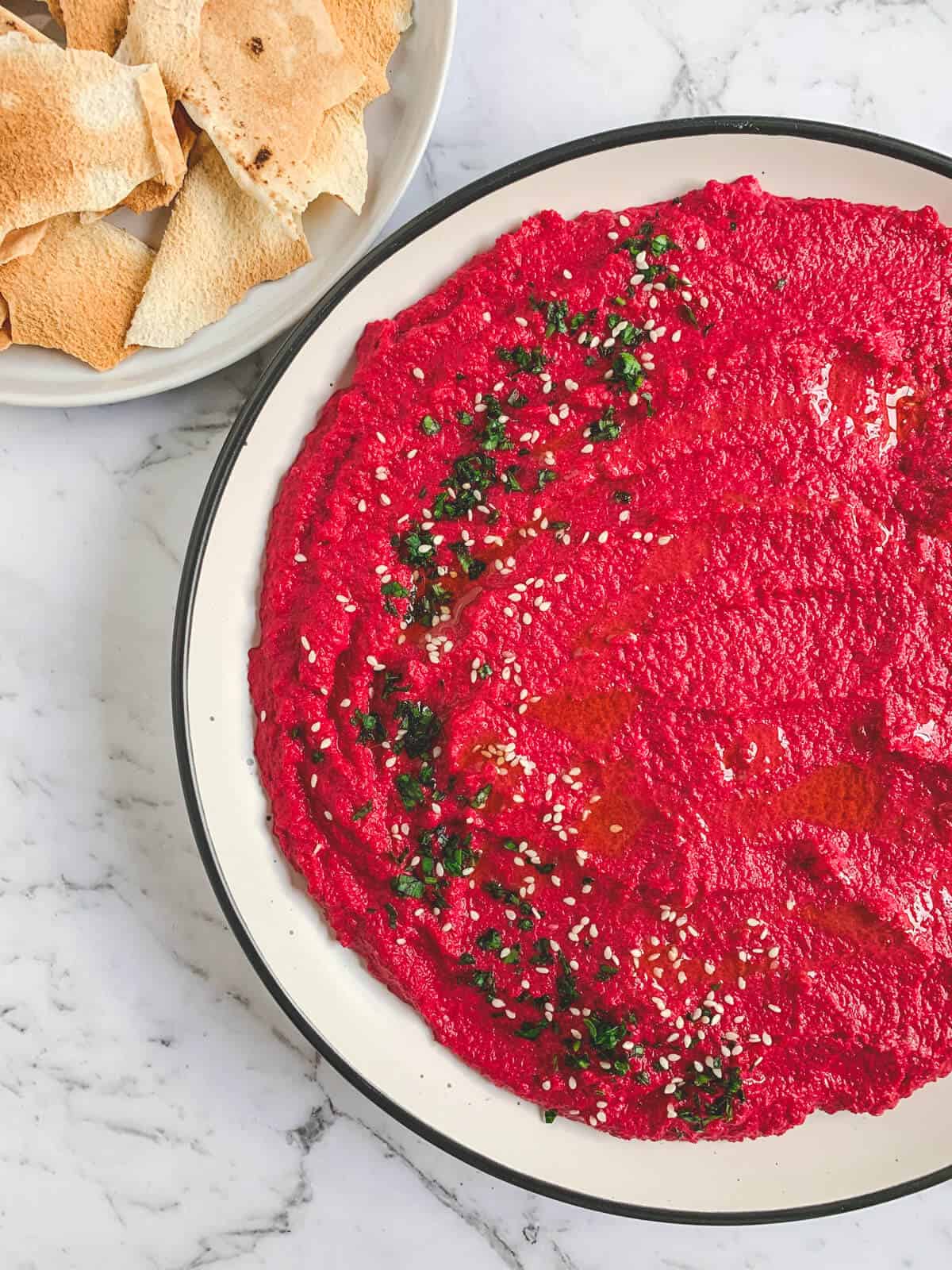 Beetroot Hummus with pita chips