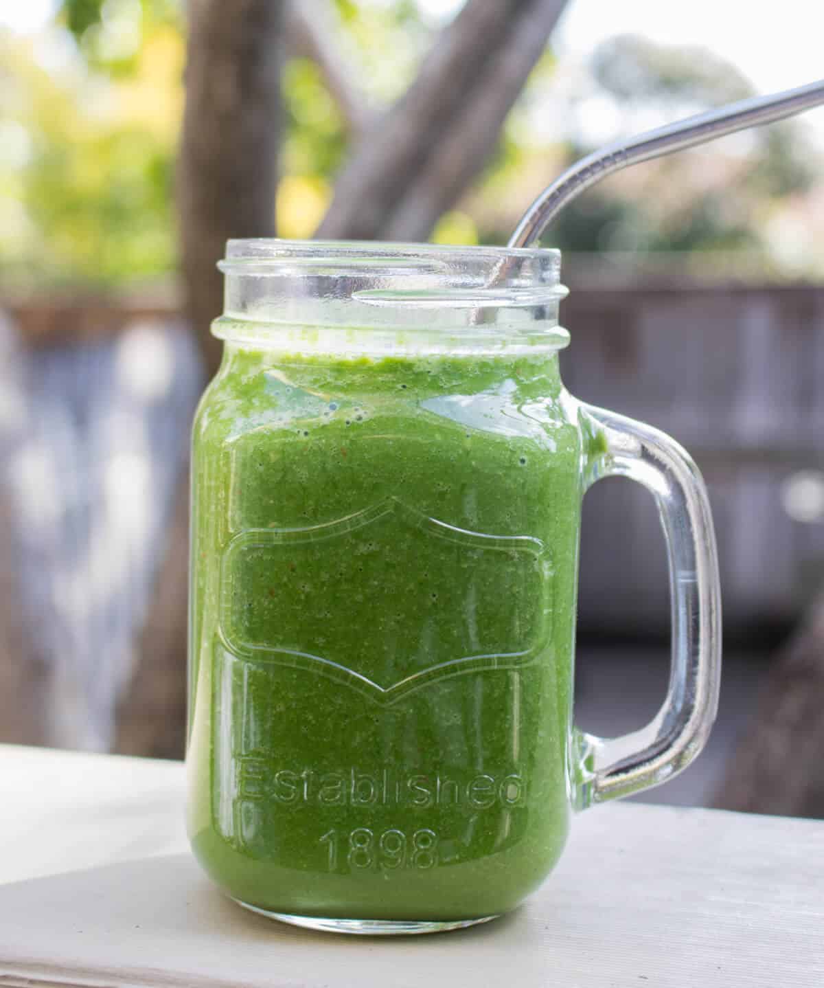 Superfood Matcha Smoothie Recipe - A Foodie Stays Fit