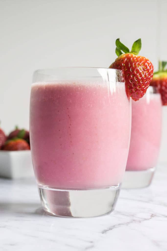 Strawberries & Cream Smoothie Cooking With Ayeh