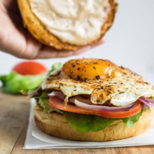 Bangin Breakfast Burger - Cooking With Ayeh