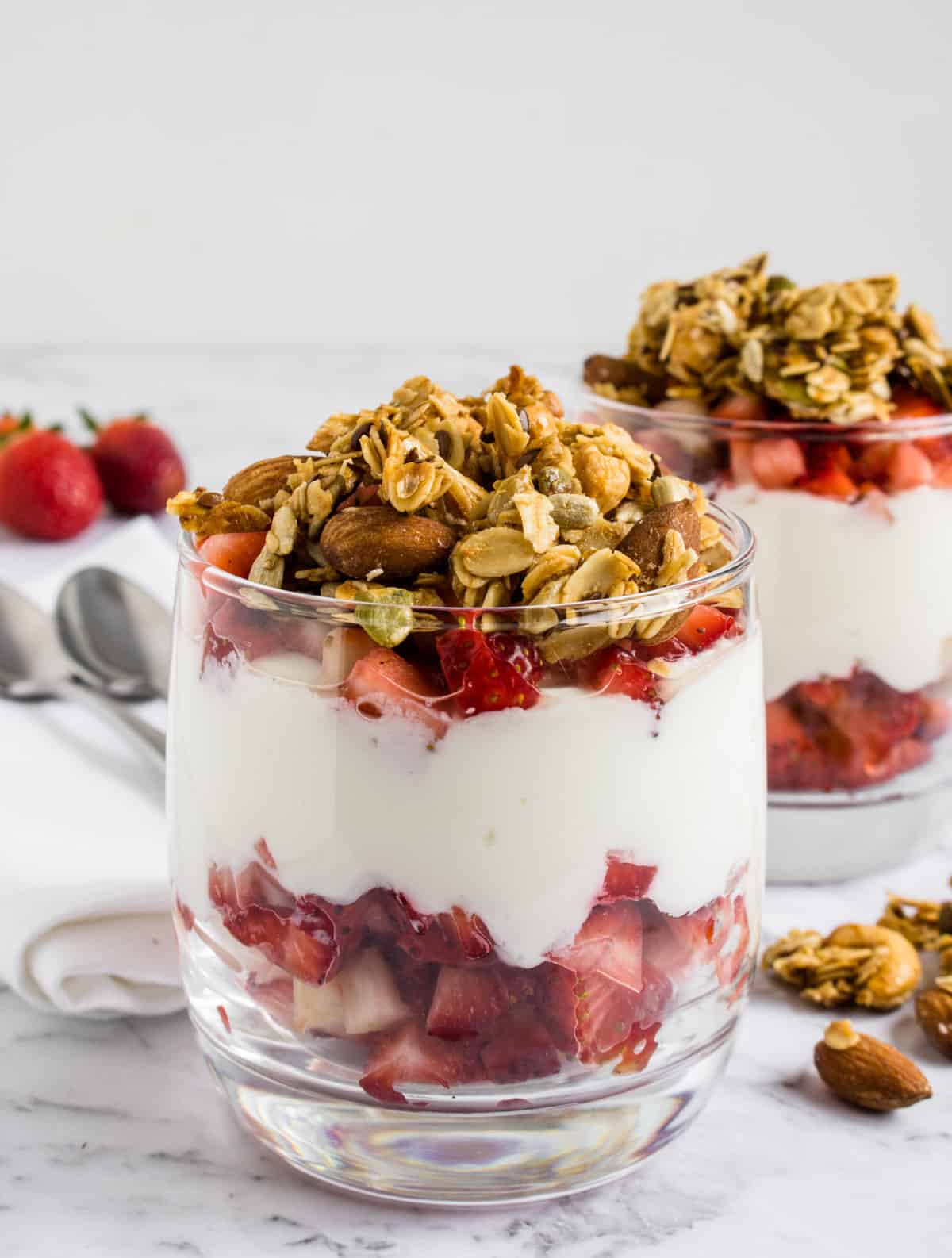 healthy-strawberry-parfait-cooking-with-ayeh