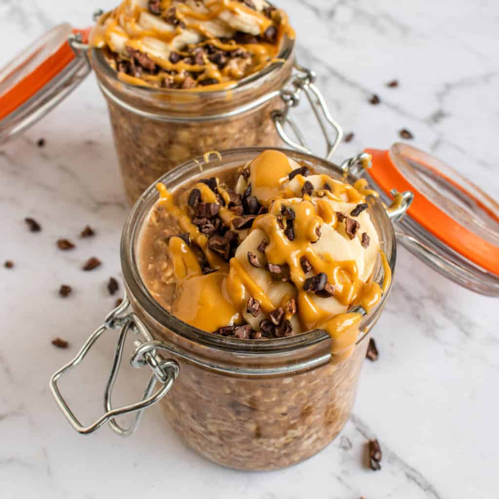 Chocolate Peanut Butter Overnight Oats - Cooking With Ayeh