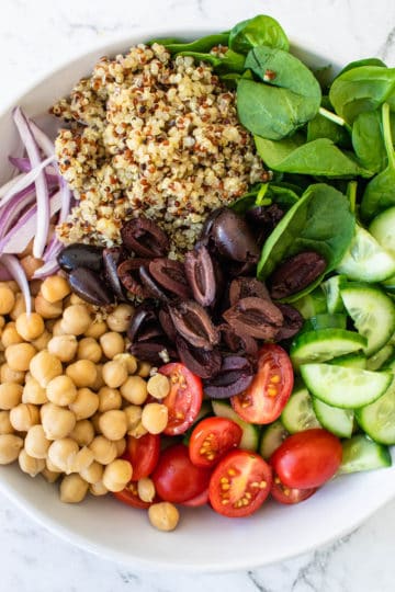 Mediterranean Quinoa Salad - Cooking With Ayeh
