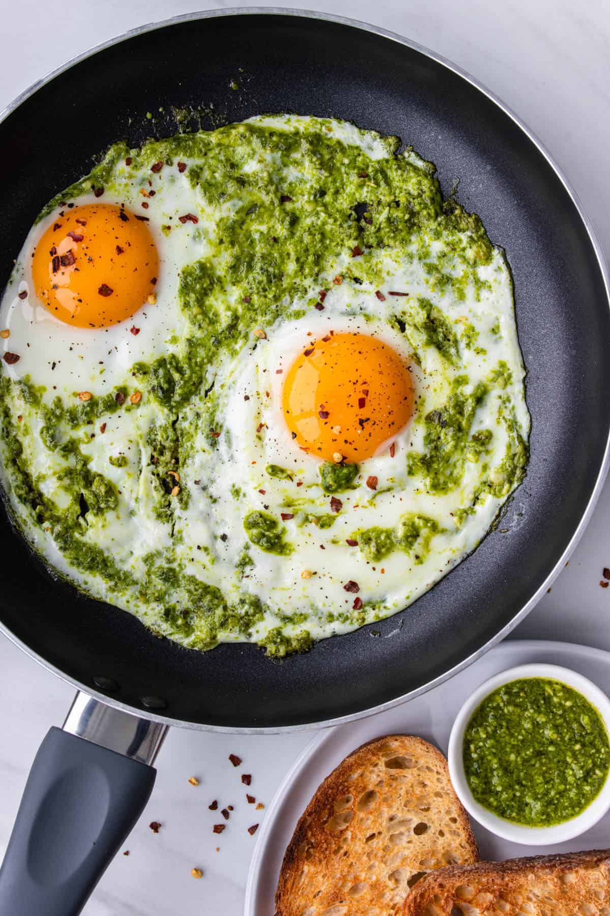 Toasted Pesto Egg Breakfast Sandwiches