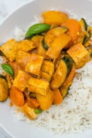 Thai Yellow Curry (Vegan) - Cooking With Ayeh