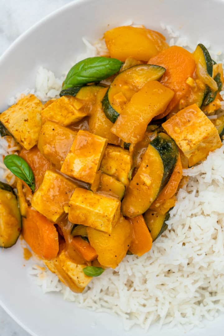 Thai Yellow Curry (Vegan) - Cooking With Ayeh