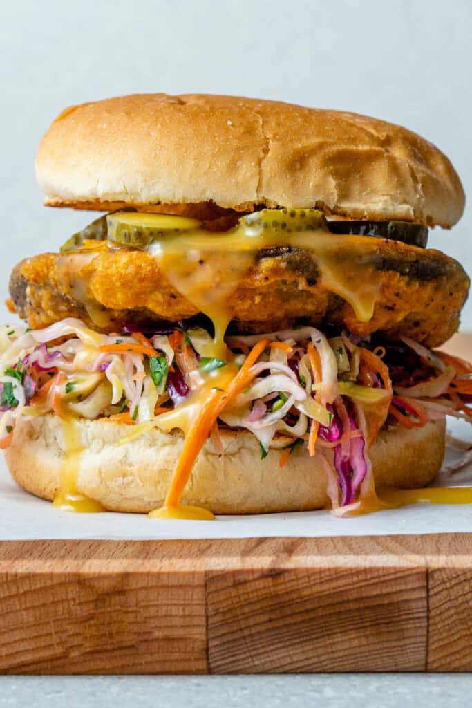 Vegan Chicken Sandwich (Fried & Crispy) Cooking With Ayeh