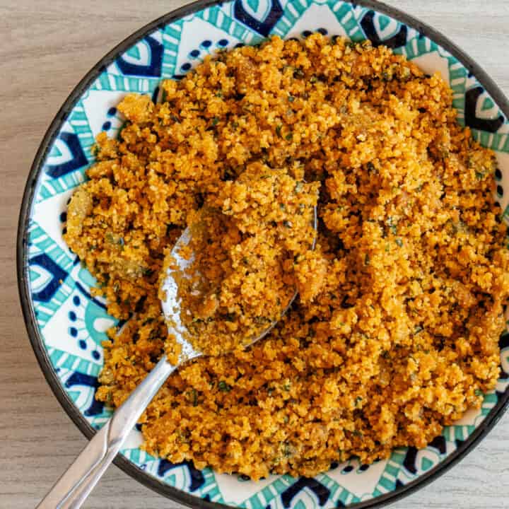 Pangrattato (Crispy Toasted Breadcrumbs) - Cooking With Ayeh