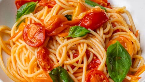 Cherry Tomato Pasta - The Foodie Takes Flight