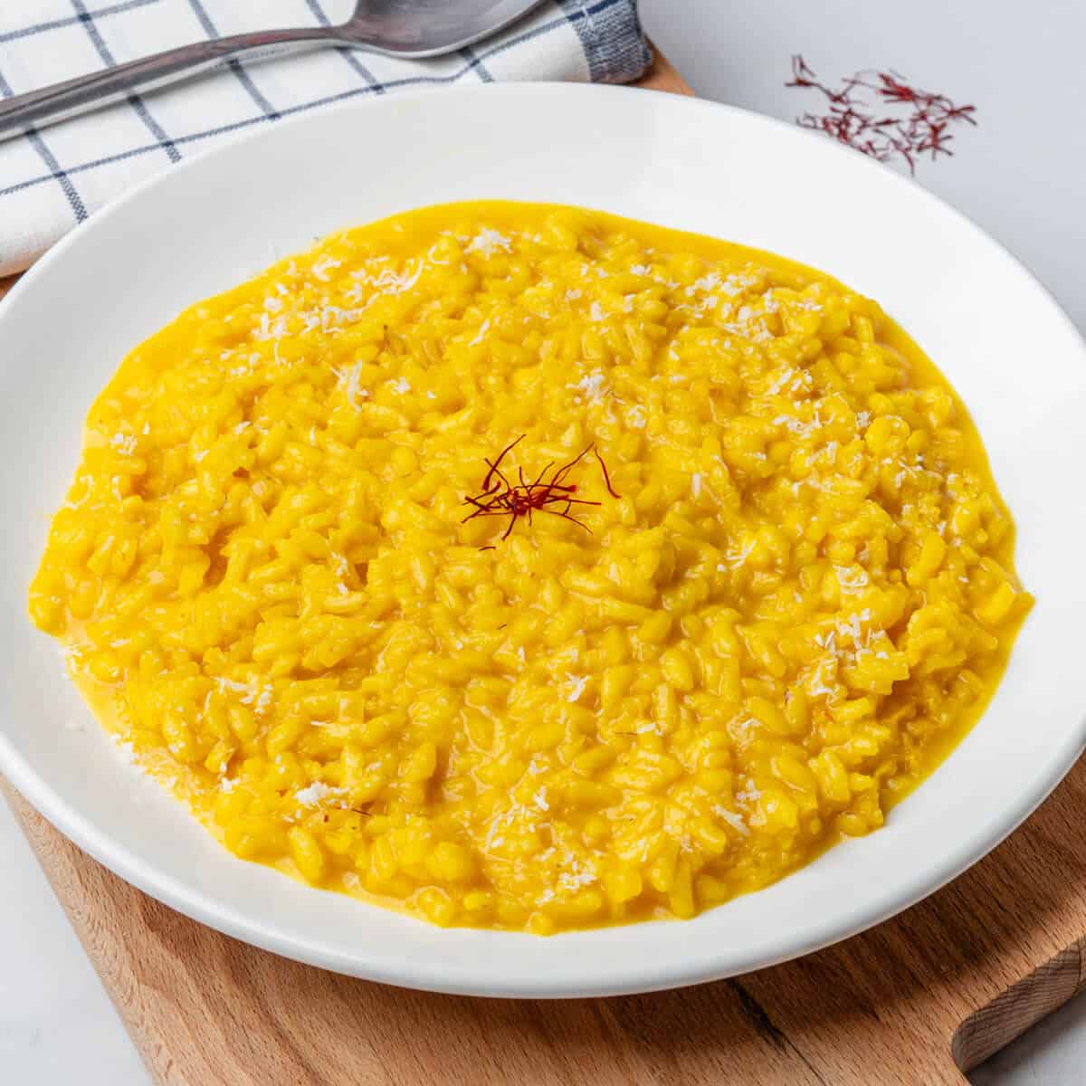 https://cookingwithayeh.com/wp-content/uploads/2024/01/Saffron-Risotto-SQ-10.jpg