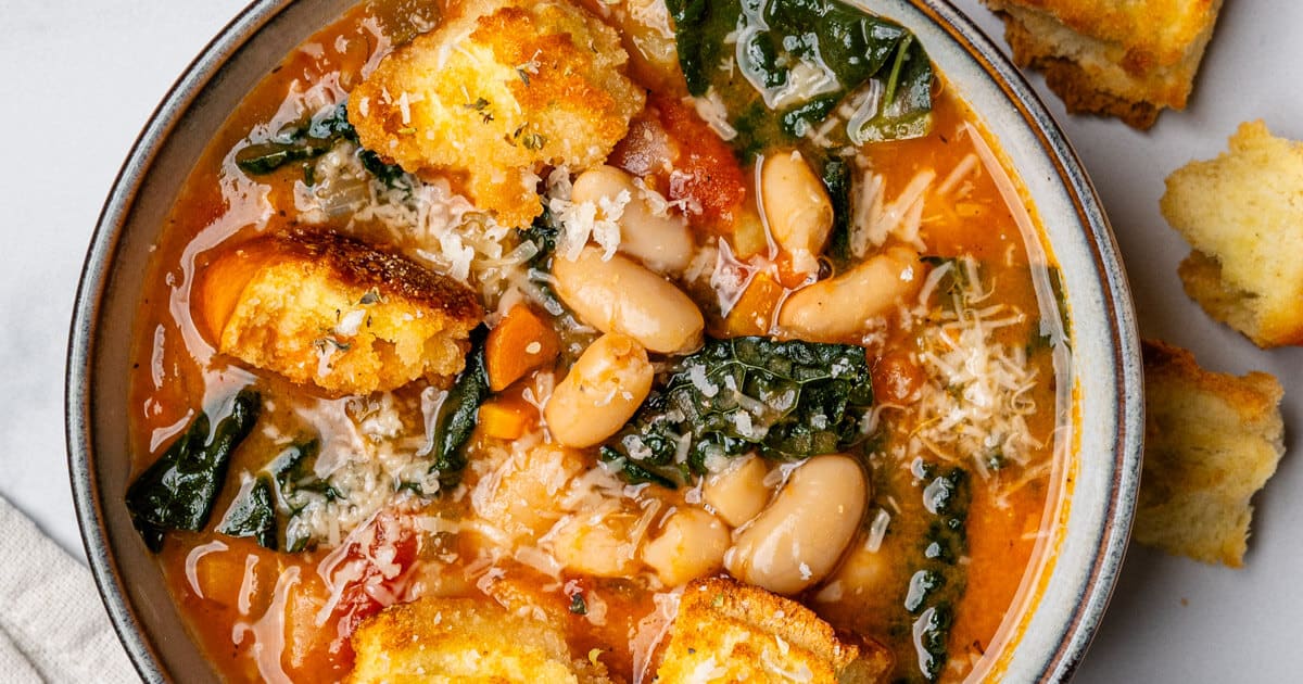 Tuscan White Bean Soup [cookingwithayeh.com]