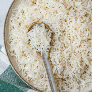 How to cook basmati rice with a spoon in a large plate
