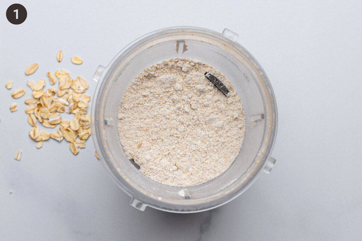 Oats blended to make oat flour