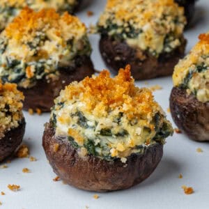 Stuffed mushrooms with spinach, artichokes and crispy breadcrumbs