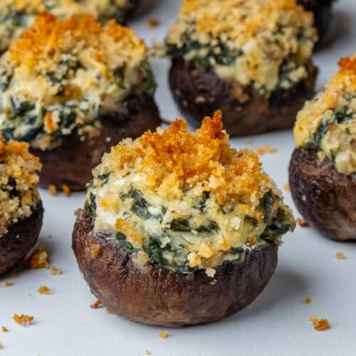 Stuffed mushrooms with spinach, artichokes and crispy breadcrumbs