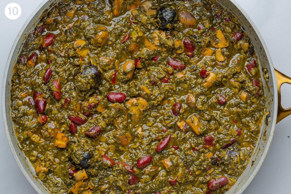 Final cooked Ghormeh Sabzi in a pan