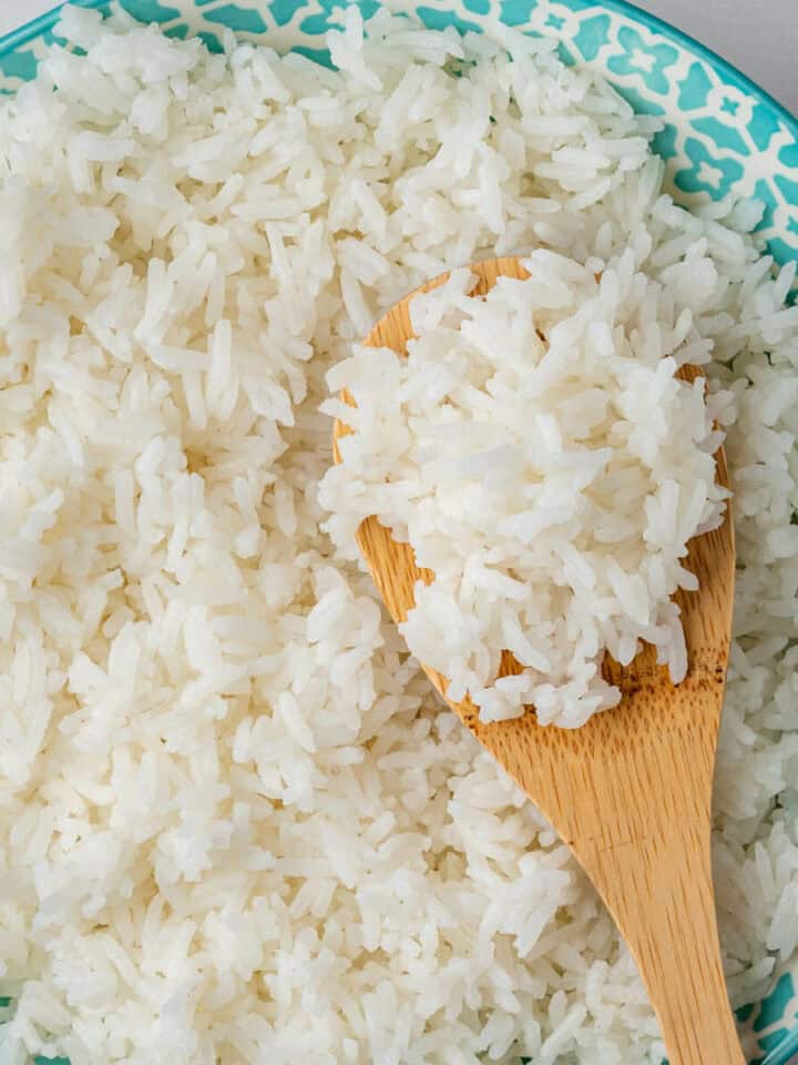 How to cook jasmine rice with a spoon in a bowl