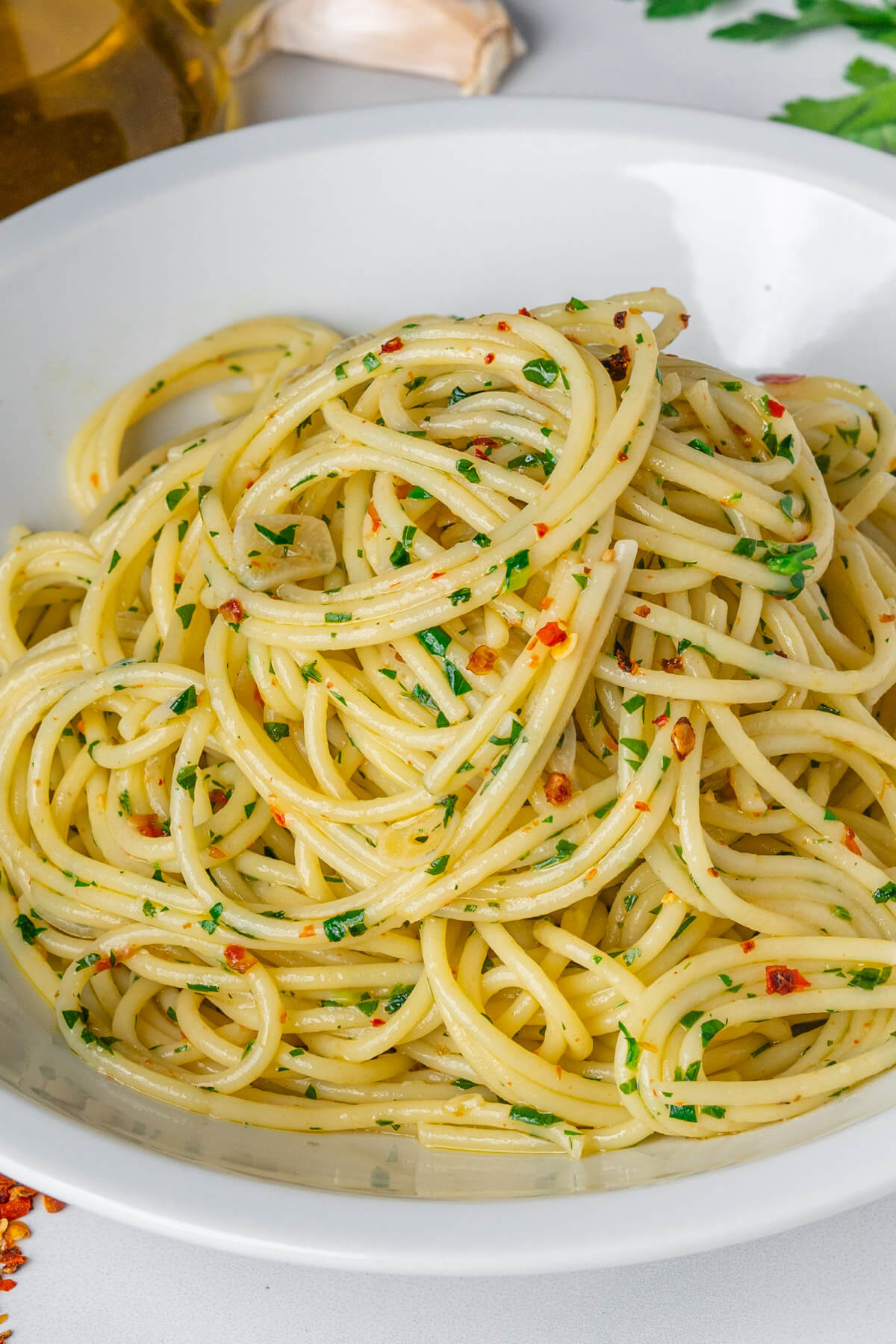 Classic Aglio e Olio served in a bowl