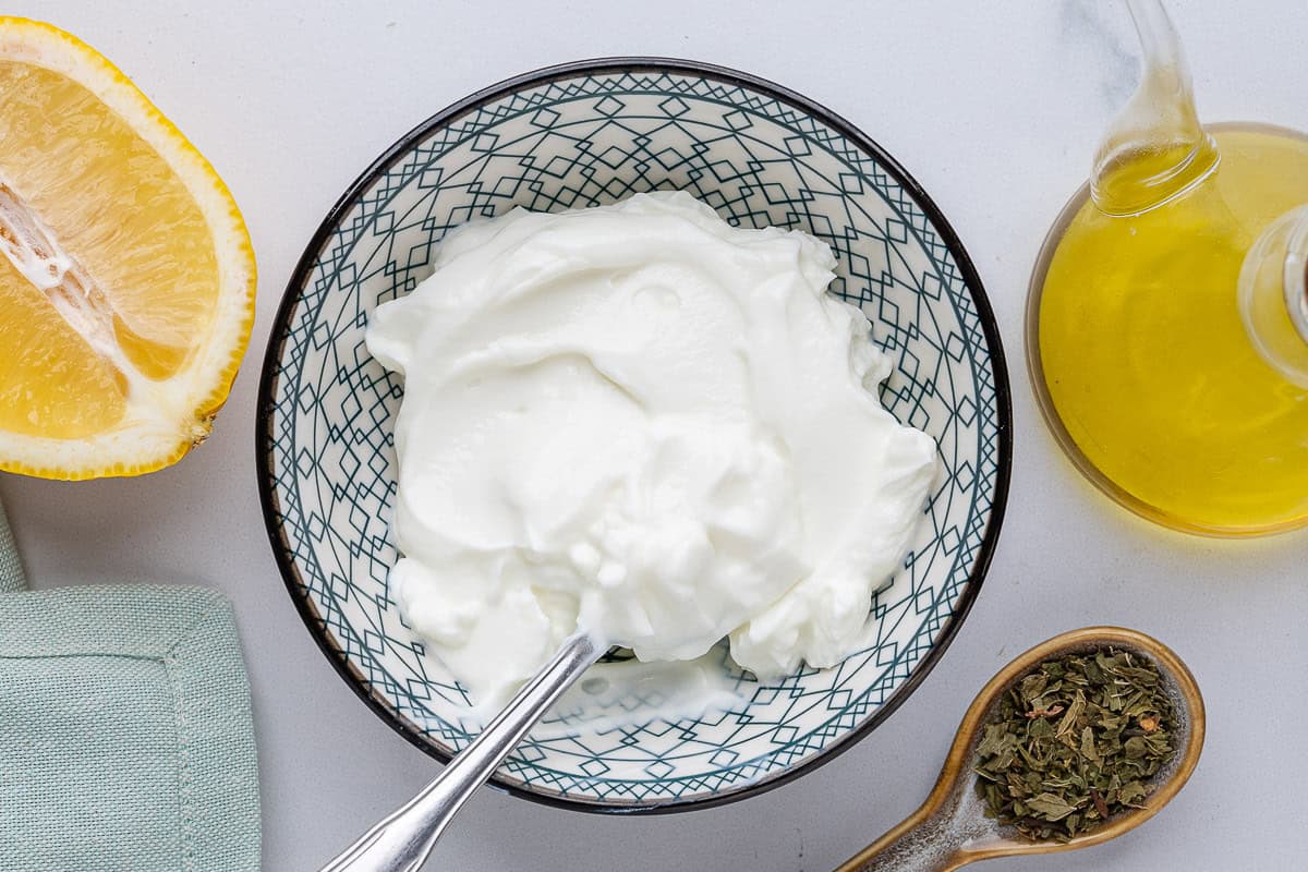 Ingredients used to make Greek yogurt dip