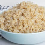 How to cook brown rice, served in a bowl